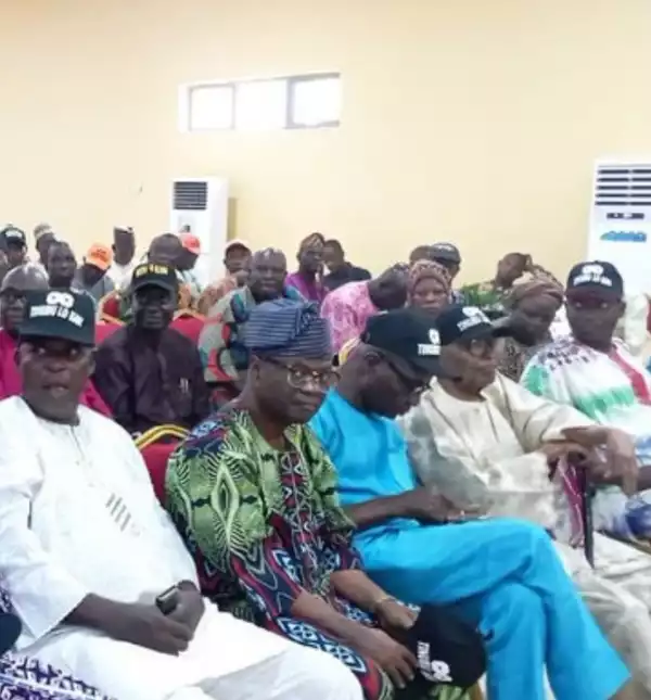 Osun Delegates Meet Osinbajo With Tinubu’s Caps (Pictures)