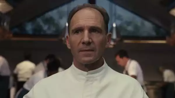 The Menu Clip: Ralph Fiennes Offers His Guests a Head Start to Run