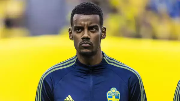 Alexander Isak arrives for Newcastle medical ahead of club record move