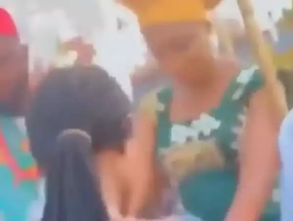 The Scary Moment A Lady Caused Heavily Pregnant Bride To Fall On Her Wedding (Video)