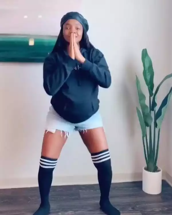 Heavily Pregnant Simi Spotted Dancing With Her Baby Bump In Lovely New Video