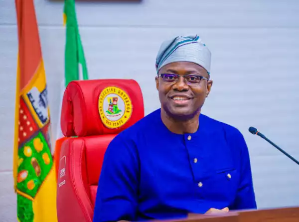 Makinde swears in SSG, HoS, commissioners