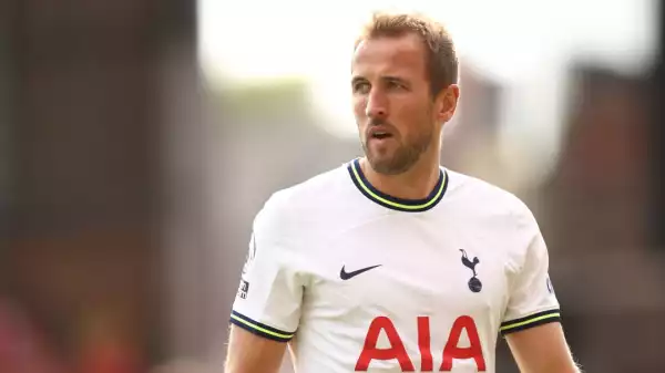 Harry Kane: Antonio Conte wants striker to sign new contract
