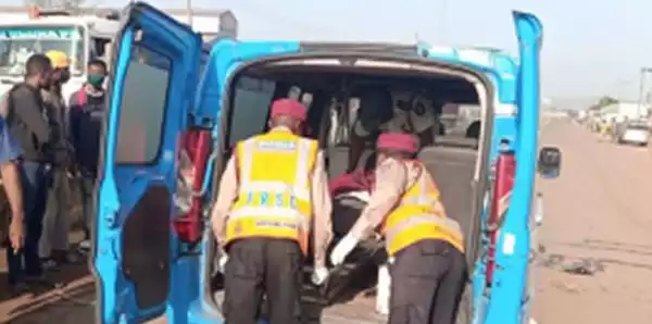 Lagos-Ibadan Auto Crash Kills 2, Injures Ten