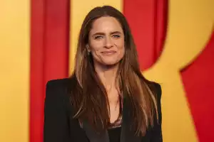 Your Friends and Neighbors Cast Adds Amanda Peet to Apple TV+ Drama