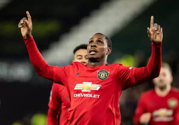 Manchester United suspend talks with Shanghai Shenhua over extending Odion Ighalo