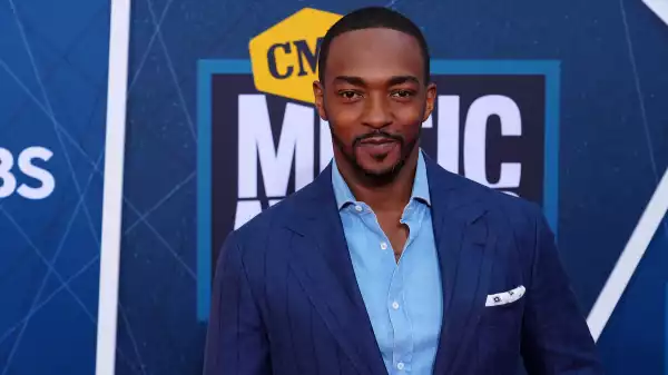 We Have a Ghost Photo: Anthony Mackie & David Harbour Lead Netflix Comedy