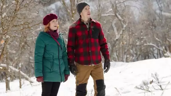 Christmas with the Campbells Trailer Shows Brittany Snow & Justin Long Find Love