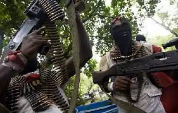 Gunmen kill two soldiers at Ebonyi military checkpoint