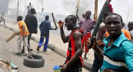 Intra-community fight: Many injured, shops, vehicles destroyed in Lagos