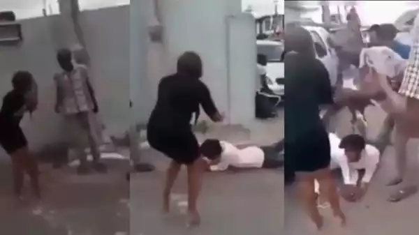 Drama As Crowd Go Down On Their Knees To Beg Lady To Accept Boyfriend’s Proposal After She Said ‘NO’ (VIDEO)