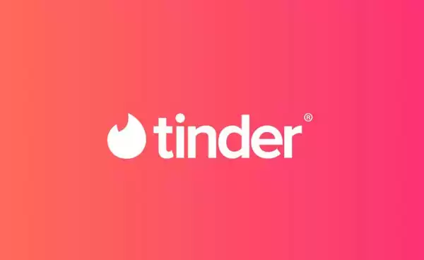 Lady Catfishes Her Father As A Potential Lover On Tinder, Collects Money From Him