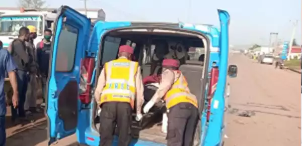 FRSC recovers N5m, 10 handsets from crash scene