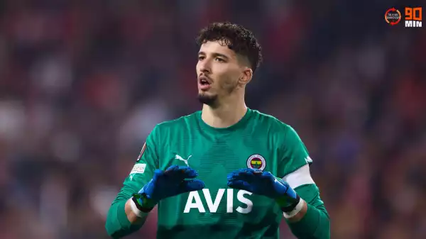 Manchester United enter talks with Fenerbahce over Altay Bayindir