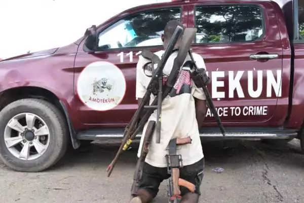 Amotekun Arrests Man With Sophisticated Guns In Osun (Photo)