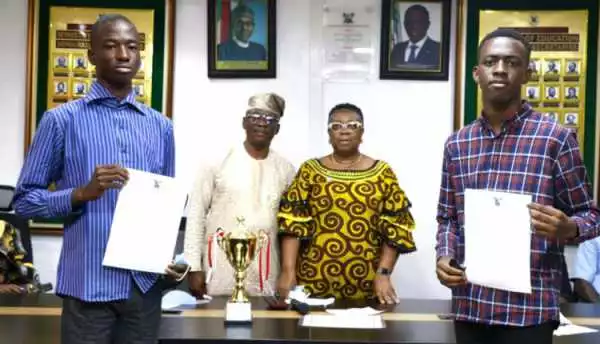 Best WAEC Students Get N200k Yearly Scholarship From Lagos Govt