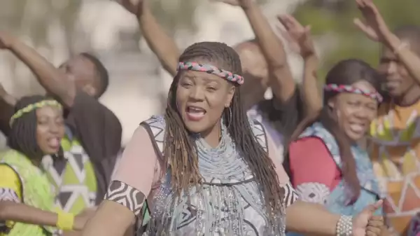 Soweto Gospel Choir – Umbombela (Music Video)