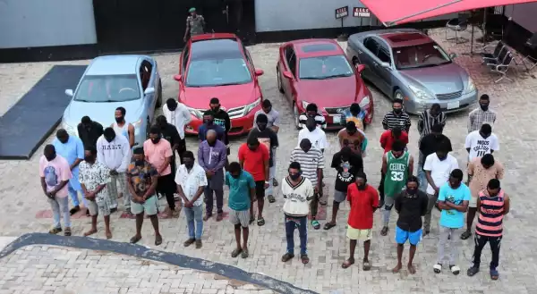 EFCC Arrests 39 Suspected Yahoo Boys In Ibadan, Recovers 5 Exotic Cars (Photos)