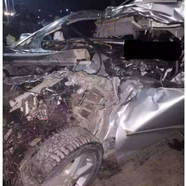 Ogun: Four Dead As Driver Rams Car Into Truck While Pressing Phone