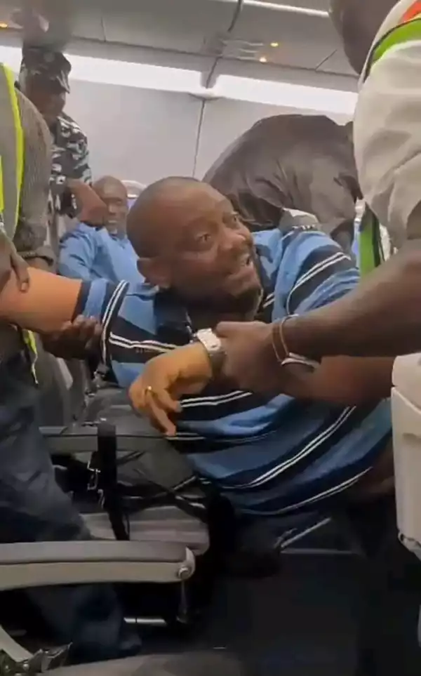 Airport security agents evacuate man opposing Tinubu’s inauguration from plane