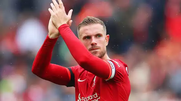 Henderson signs new Liverpool contract