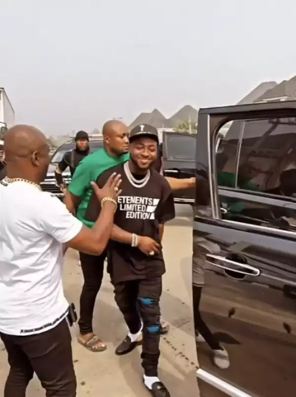 Moment Davido Stormed Cubana Chiefpriest’s New Club In Owerri With His Entourage (Video)