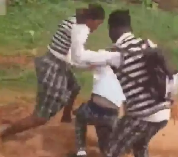 The Moment A Female Secondary School Student Beatup Her Male Schoolmate During A Fight (Video)