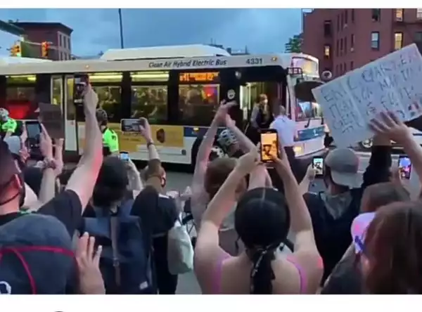 Bus driver refuses to drive after NYPD loaded up protesters they arrested in Brooklyn onto the bus (video)