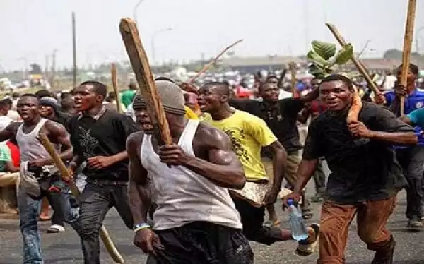 Irate Youths Disrupt COVID-19 Mobile Court In Taraba