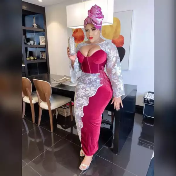 ‘My sugar daddies are not complaining’ – Nkechi Blessing replies fan who says she is revealing too much