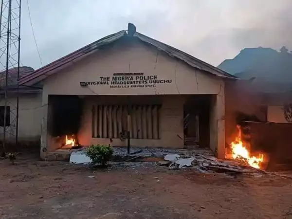 Hoodlums Burn Umuchu Police Station In Anambra