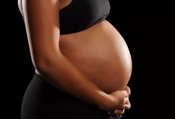 I Don’t Know Who Is The Father – Pregnant Lady Cries After Sleeping with Ex and Current Boyfriend On The Same Day