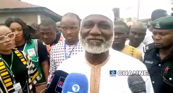 Osun Election: Labour Party Candidate, Yusuf Lasun Casts His Vote