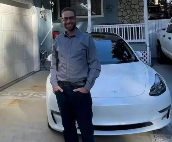 OMG!! Autopilot Feature Kills A Driver Who Brags About Tesla Car