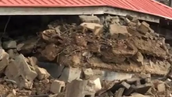 BREAKING: Building Collapses In Sango Police Barracks, Ibadan