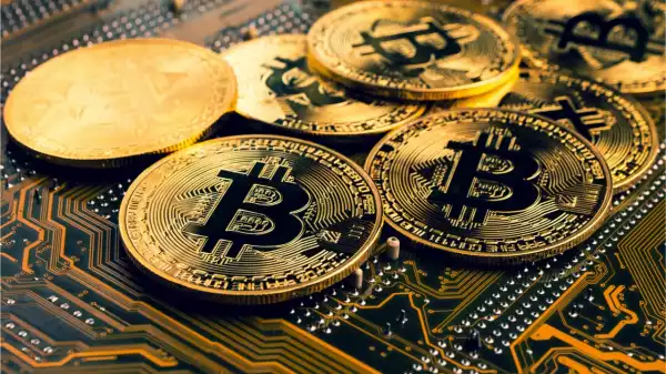 Bitcoin Quickly Jumps Above the $52K Zone Only to Get Pushed Back, Crypto Economy Climbs 3.5% – Markets and Prices Bitcoin News