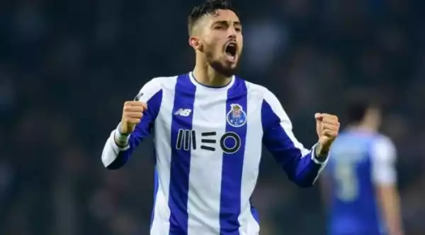 BREAKING!! Alex Telles Agrees To Join Man United
