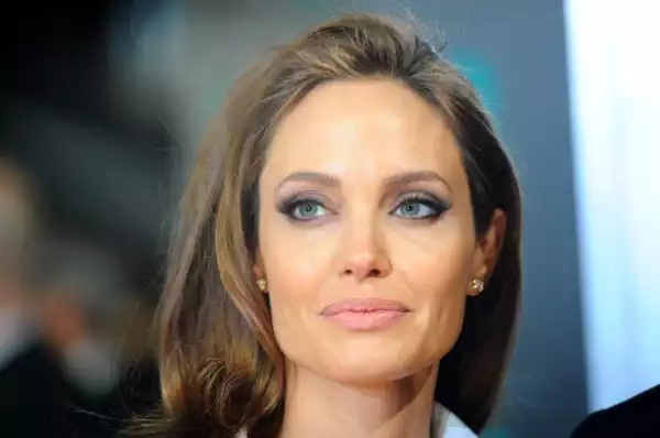 American Actress Angelina Jolie Biography & Net Worth 2020 (See Details)