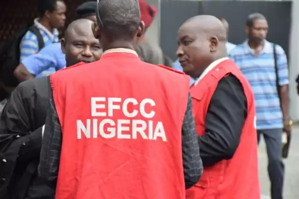 Naira Hits ₦550 To A Dollar, EFCC Warns Banks Against FOREX Fraud