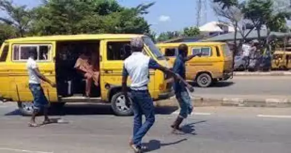 Driver Speeding To Beat Traffic Light Crashes And Dies In Lagos