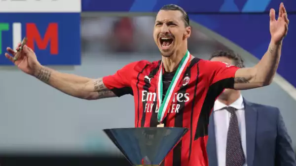 Zlatan Ibrahimovic signs new AC Milan contract