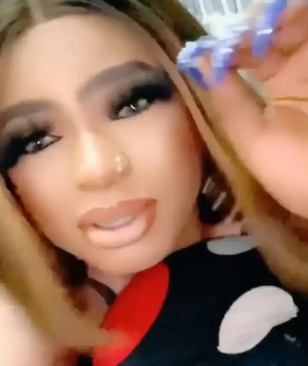 Bobrisky shows off his butt on IG (video)