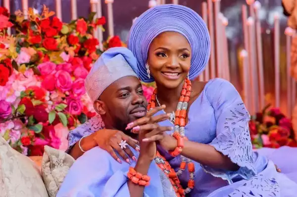 Why I Accepted To Date Adekunle Gold – Singer, Simi