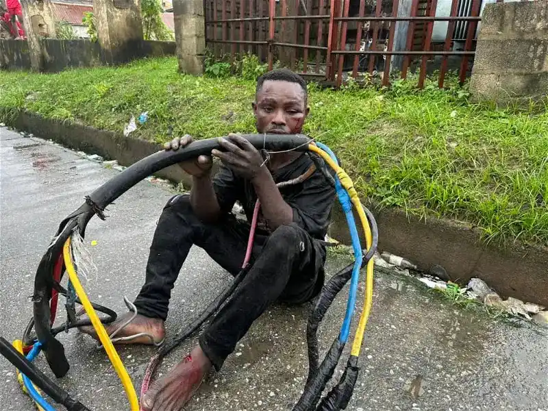 NSCDC rescues cable thief from mob in Calabar