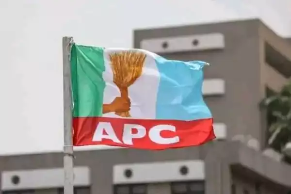 Mass Defection Hits APC In Kebbi As Aliero Joins Senate Leader, Others In PDP