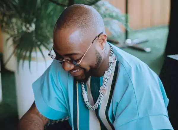 MONEY GOOD!! Caption This Davido’s Photo As He’s Comfortably Smiling