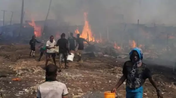 Fire razes plank market in Ebute Metta