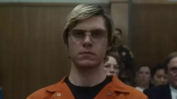 Monster: The Jeffrey Dahmer Story Trailer Shows Evan Peters’ Transformation into a Serial Killer