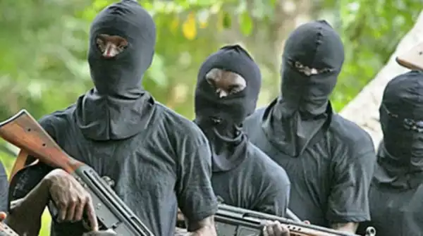 BREAKING!!! Gunmen, Joint Security Operatives In Alleged 3 Hours Gun Battle In Anambra State