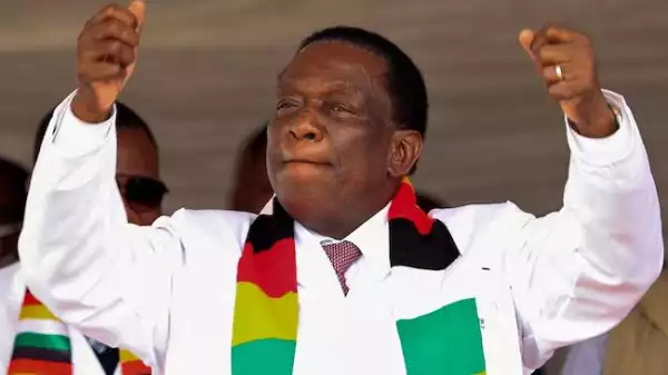 Zimbabwe president sworn in for second term after disputed election